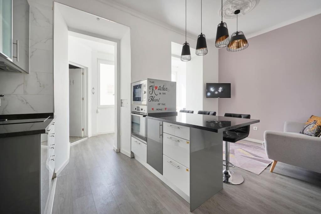 New 3 Bedroom Flat With River On Sight @Alameda Lisbon Exterior photo